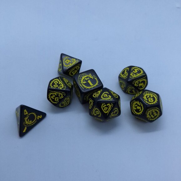 Dragons RPG Dice Set Black And Yellow Role-Playing Game D&D Magic‎ Counter MTG - Picture 1 of 8